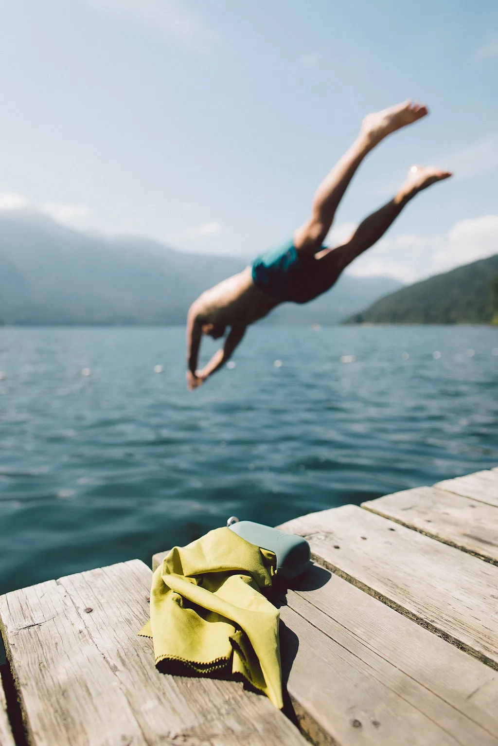 Matador Large Nano Beach Towel - Moss/Yellow