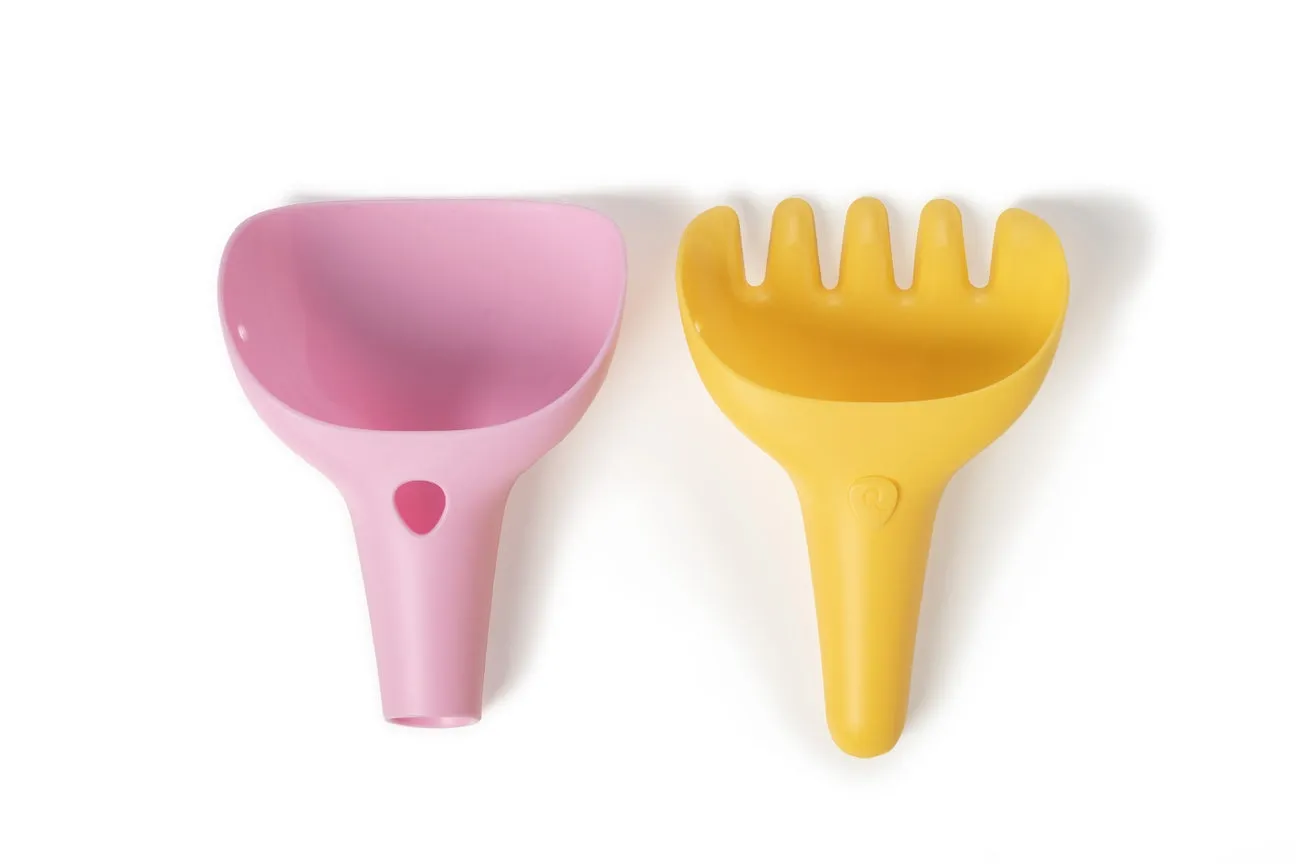 Raki 2 in 1 Beach Rake and Digger Toy - Banana Pink by Quut Toys